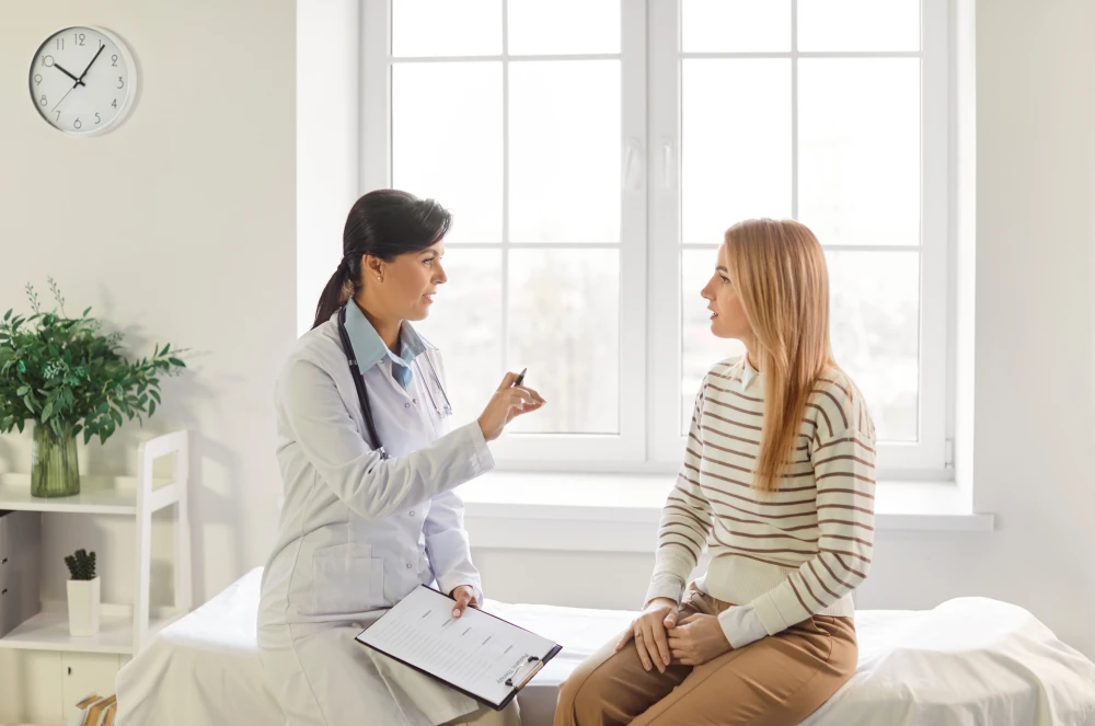 Doctor consultation about BHRT treatment for women.
